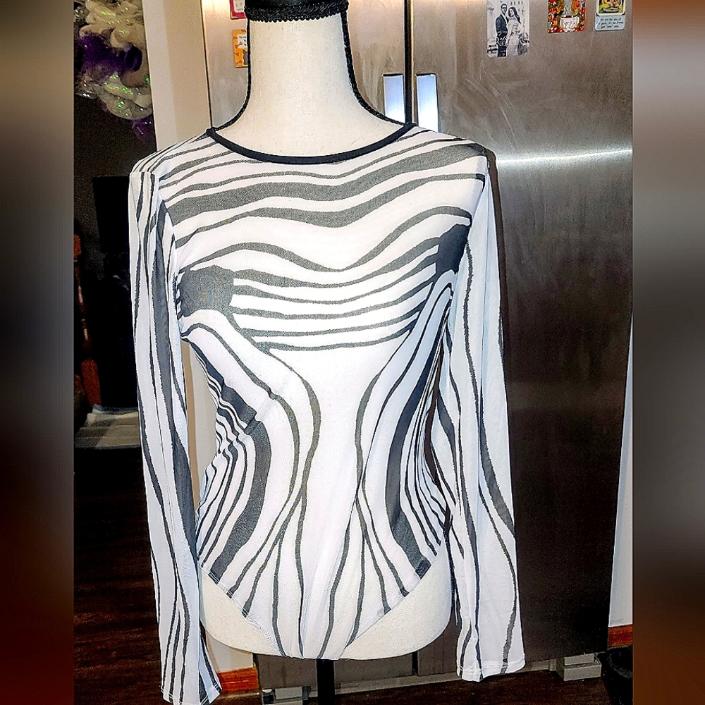 Fashion Nova Black and White Abstract Print Mesh Bodysuit Sze XL NWT